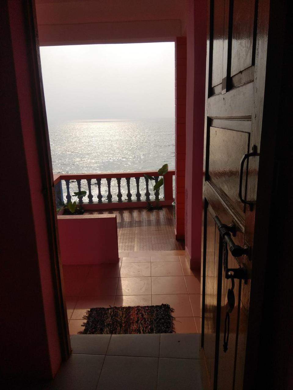 Om Ganesh Naik Guest House Arambol Exterior photo